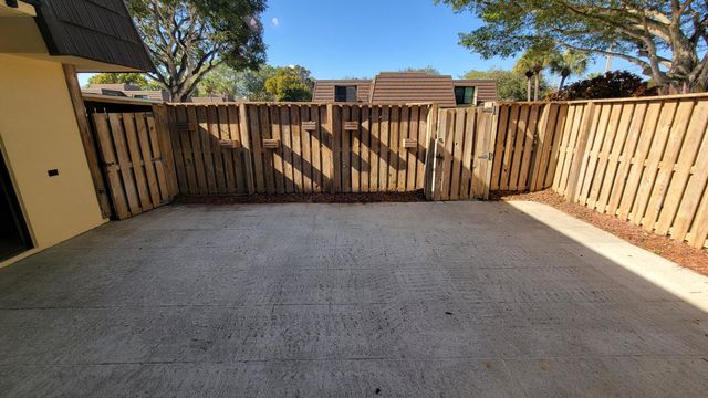 117 1st Court, Palm Beach Gardens, FL 33410