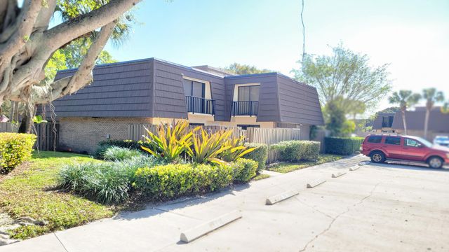 117 1st Court, Palm Beach Gardens, FL 33410