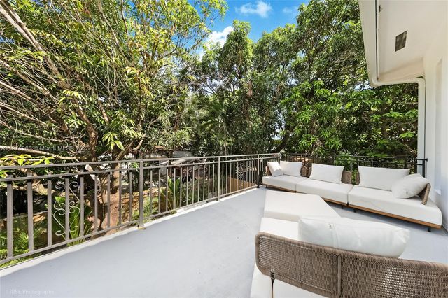 871 NE 81st St, Miami, FL 33138