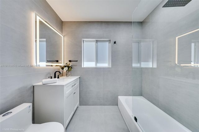 871 NE 81st St, Miami, FL 33138