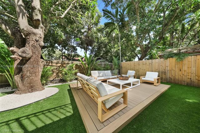 871 NE 81st St, Miami, FL 33138