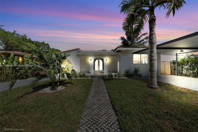 871 NE 81st St, Miami, FL 33138