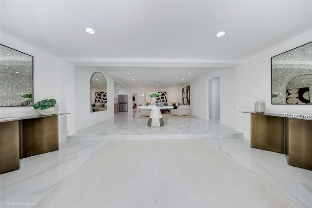 871 NE 81st St, Miami, FL 33138