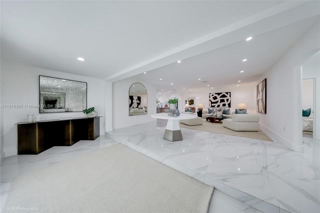 871 NE 81st St, Miami, FL 33138