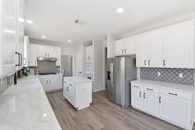 2875 Match Point Lane, Friendswood, TX 77546