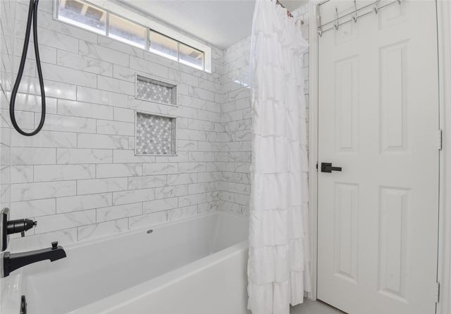 2875 Match Point Lane, Friendswood, TX 77546