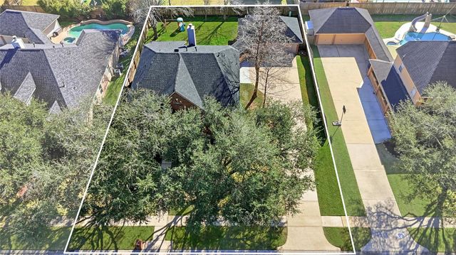 2875 Match Point Lane, Friendswood, TX 77546