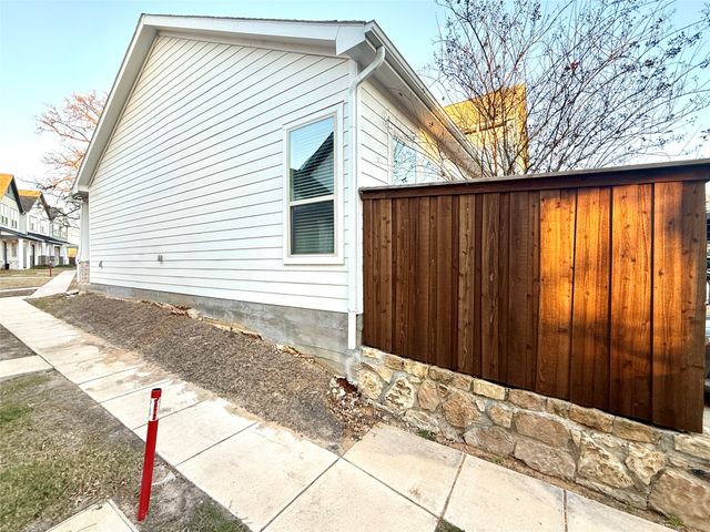 2501 Ascension Boulevard 303, Arlington, TX 76006