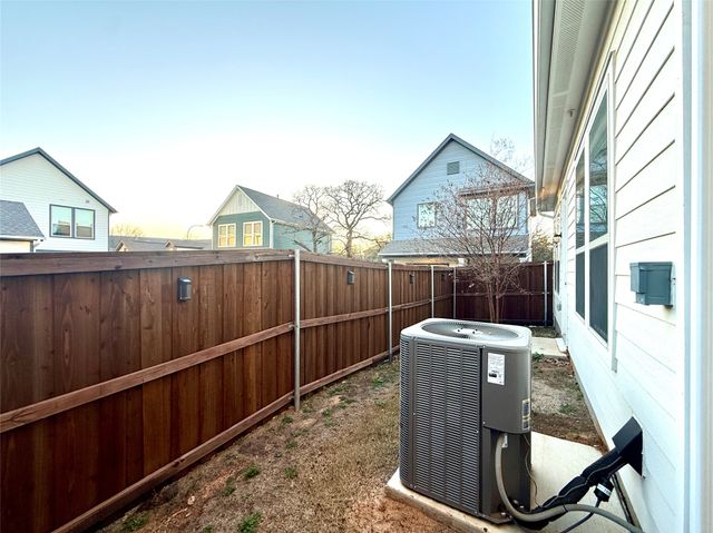 2501 Ascension Boulevard 303, Arlington, TX 76006