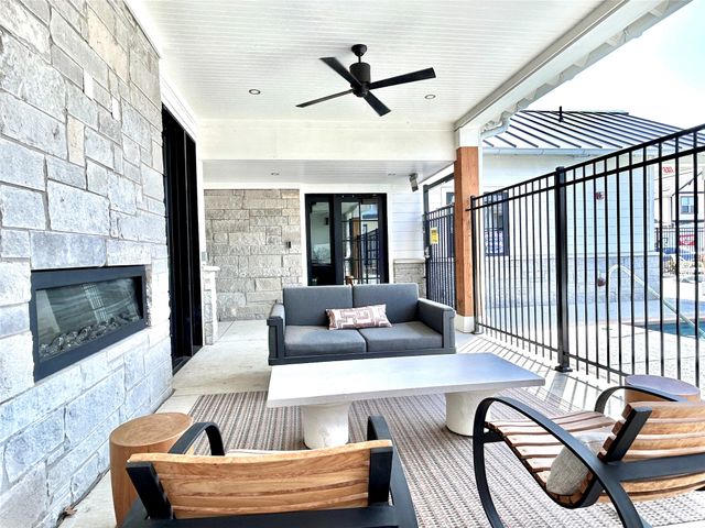2501 Ascension Boulevard 303, Arlington, TX 76006