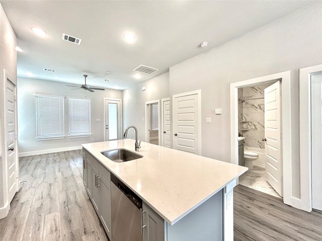 2501 Ascension Boulevard 303, Arlington, TX 76006