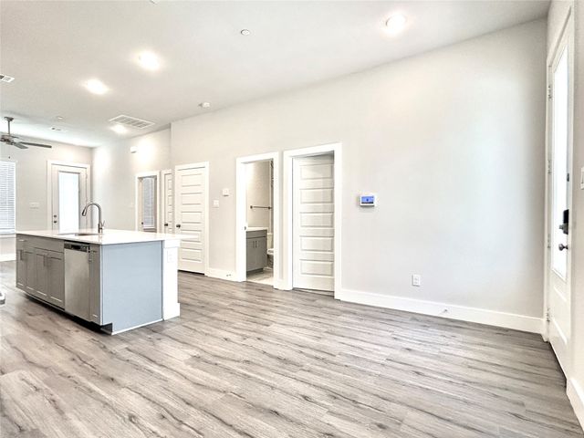 2501 Ascension Boulevard 303, Arlington, TX 76006