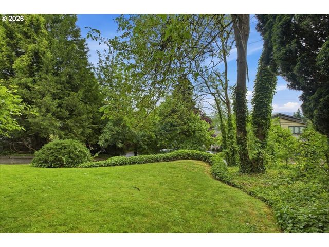 7339 S CORBETT Ave, Portland, OR 97219