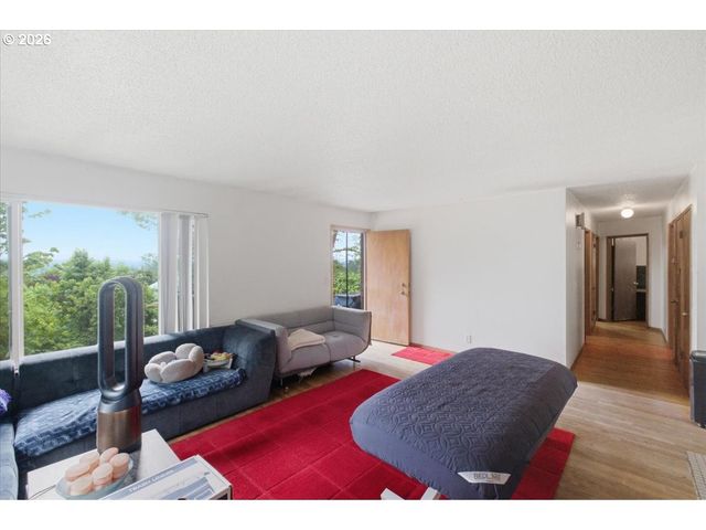 7339 S CORBETT Ave, Portland, OR 97219