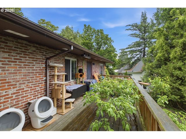 7339 S CORBETT Ave, Portland, OR 97219