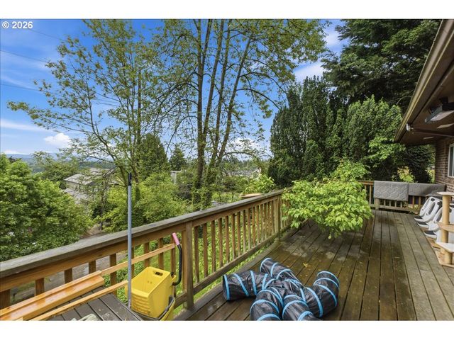 7339 S CORBETT Ave, Portland, OR 97219