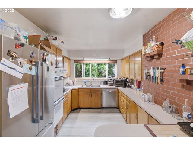 7339 S CORBETT Ave, Portland, OR 97219