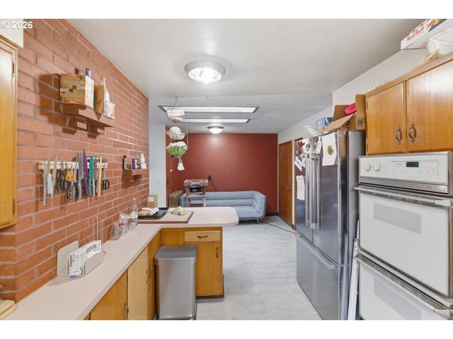 7339 S CORBETT Ave, Portland, OR 97219