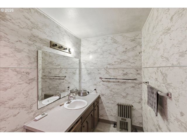7339 S CORBETT Ave, Portland, OR 97219