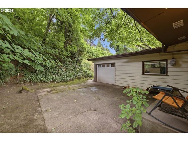 7339 S CORBETT Ave, Portland, OR 97219