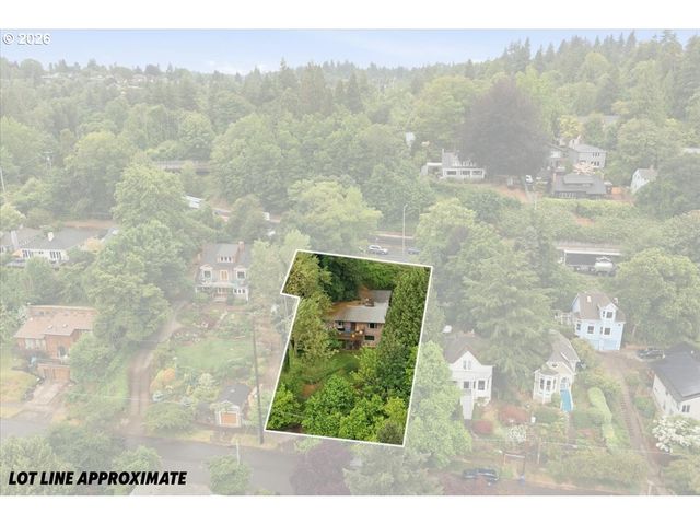 7339 S CORBETT Ave, Portland, OR 97219