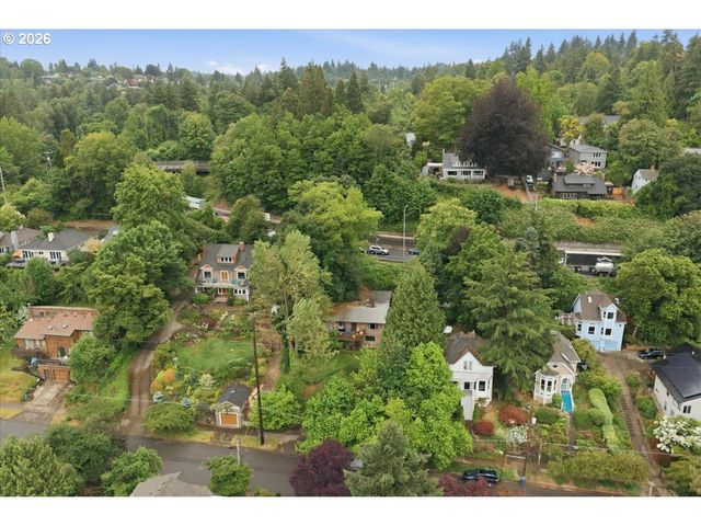 7339 S CORBETT Ave, Portland, OR 97219