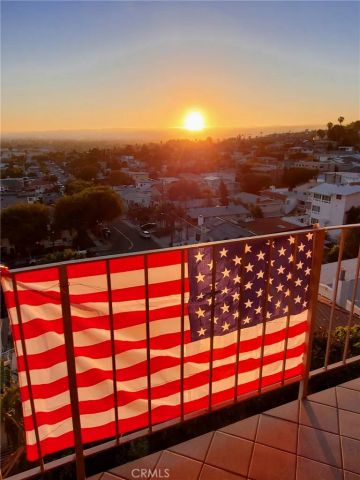 1995 Molino Avenue 302, Signal Hill, CA 90755