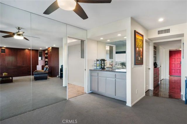 1995 Molino Avenue 302, Signal Hill, CA 90755