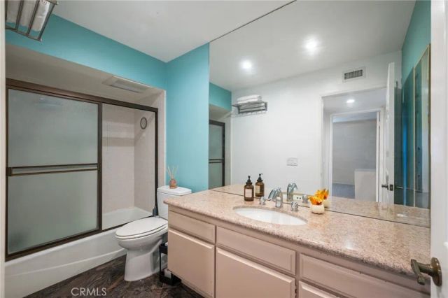 1995 Molino Avenue 302, Signal Hill, CA 90755