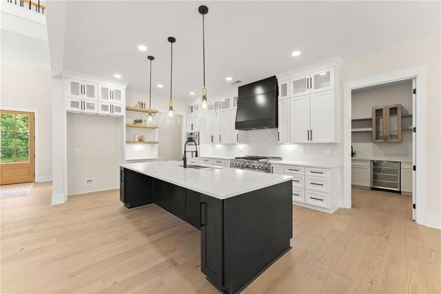 1178 Pinnacle Drive, Hoschton, GA 30548