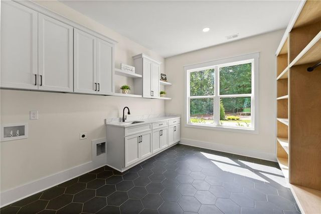 1178 Pinnacle Drive, Hoschton, GA 30548