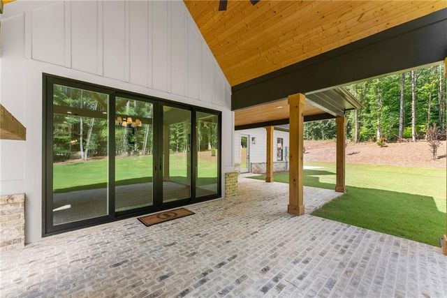 1178 Pinnacle Drive, Hoschton, GA 30548