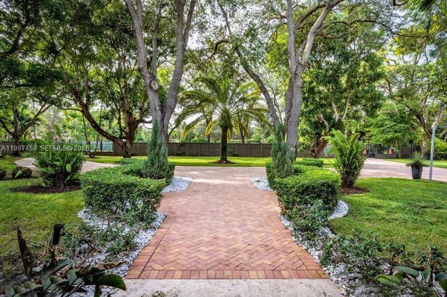7405 SW 79th Court, Miami, FL 33143