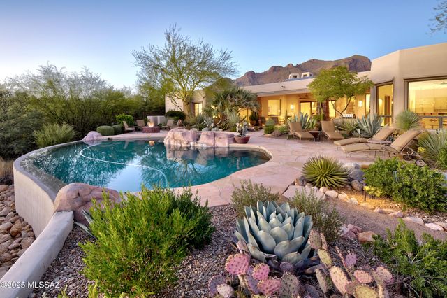 7569 N MYSTIC CANYON Drive, Tucson, AZ 85718