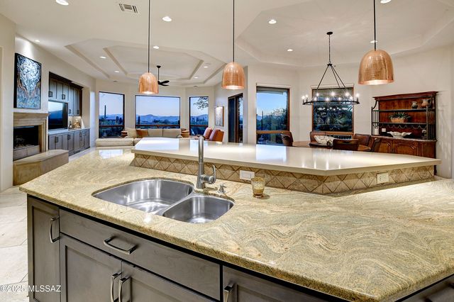 7569 N MYSTIC CANYON Drive, Tucson, AZ 85718