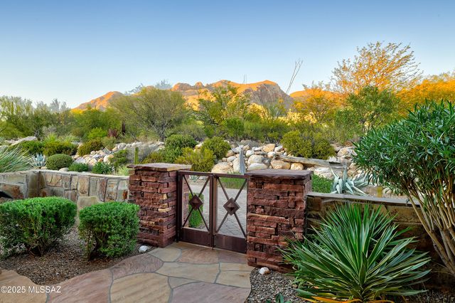 7569 N MYSTIC CANYON Drive, Tucson, AZ 85718