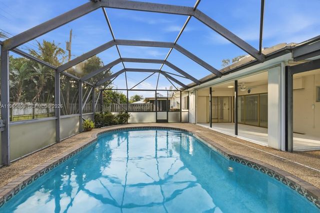 1260 SW 8th St, Boca Raton, FL 33486