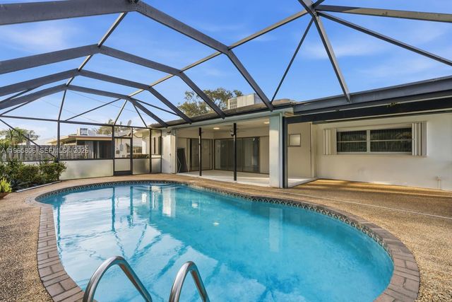 1260 SW 8th St, Boca Raton, FL 33486