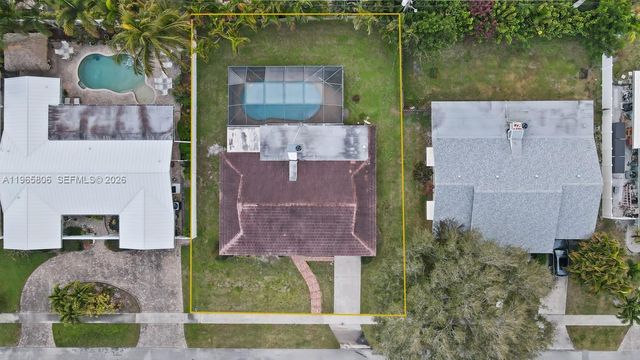 1260 SW 8th St, Boca Raton, FL 33486