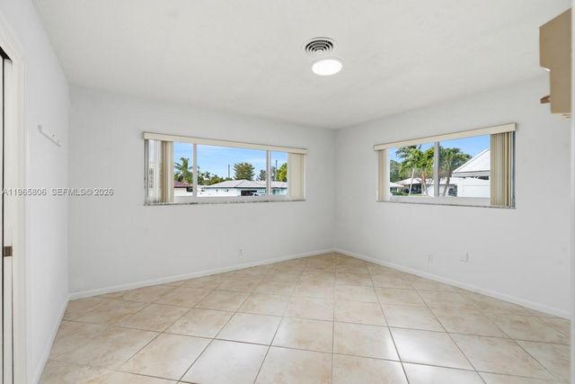 1260 SW 8th St, Boca Raton, FL 33486