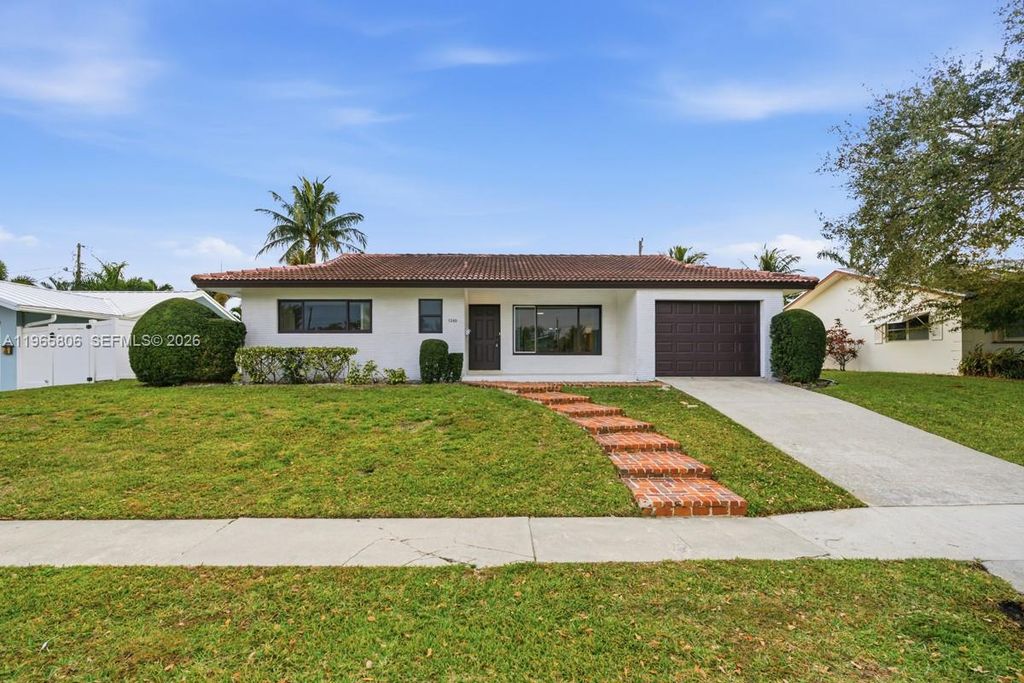 1260 SW 8th St, Boca Raton, FL 33486