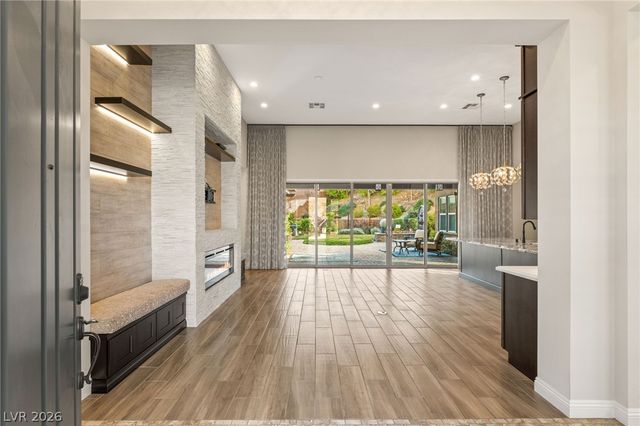 10179 Emerald Sunset Court, Las Vegas, NV 89148