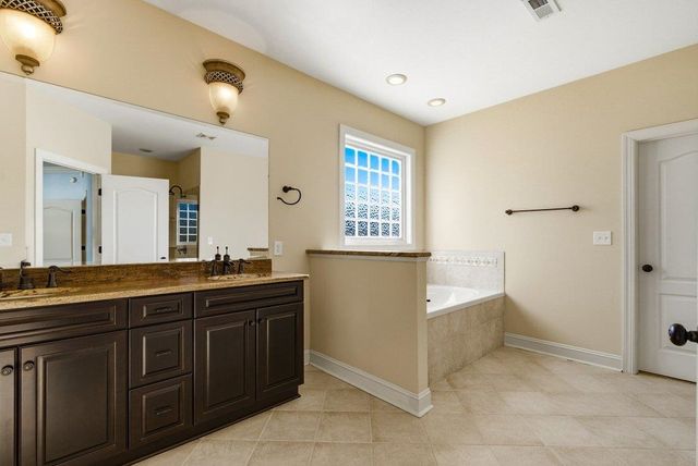 688 Sunny Pond Ln., Aynor, SC 29511