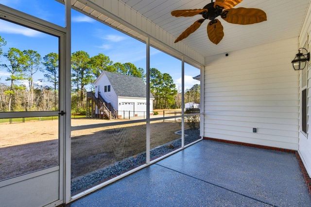 688 Sunny Pond Ln., Aynor, SC 29511