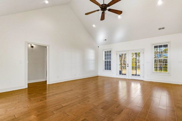 688 Sunny Pond Ln., Aynor, SC 29511