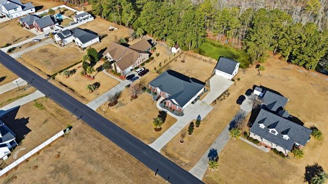 688 Sunny Pond Ln., Aynor, SC 29511