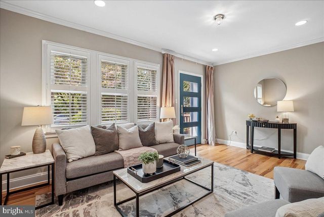 1803 LESLIE AVE, Alexandria, VA 22301