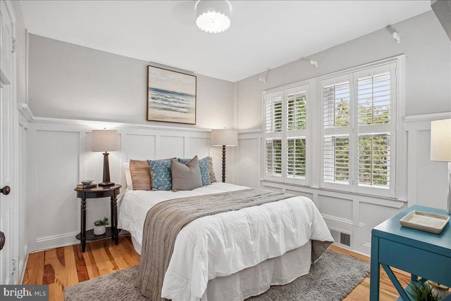 1803 LESLIE AVE, Alexandria, VA 22301