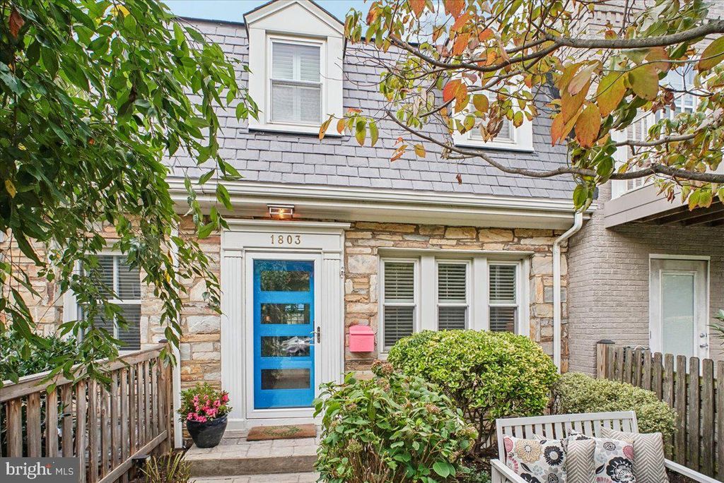 1803 LESLIE AVE, Alexandria, VA 22301