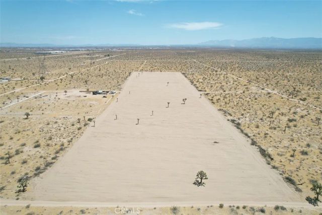 15 Auburn, Adelanto, CA 92301